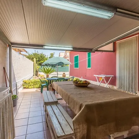 Red House Near The Sandy Beach, Parking & Wi-fi *