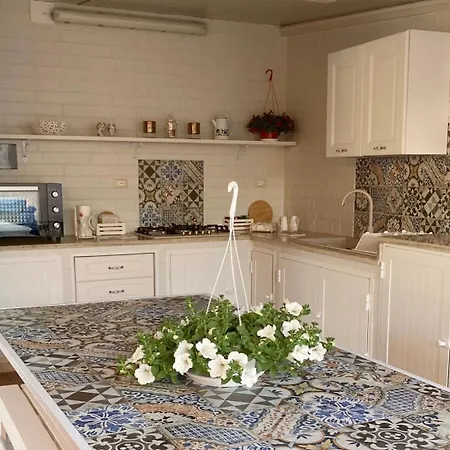 Red House Near The Sandy Beach, Parking & Wi-fi * Avola