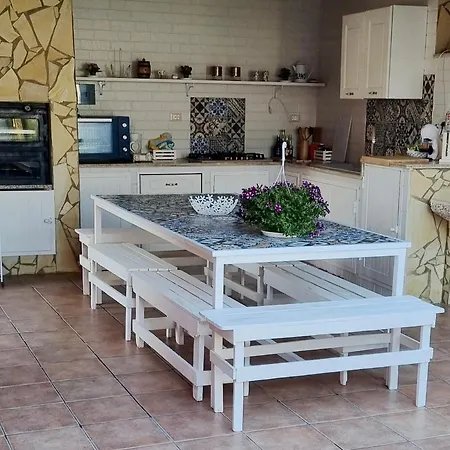 Red House Near The Sandy Beach, Parking & Wi-fi * Avola