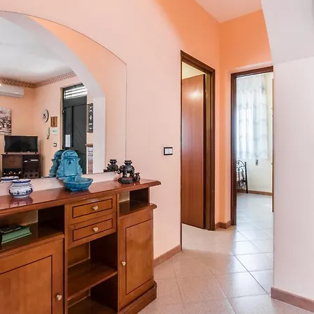Red House Near The Sandy Beach, Parking & Wi-fi Hébergement de vacances Avola