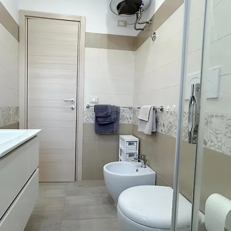 Red House Near The Sandy Beach, Parking & Wi-fi Hébergement de vacances *